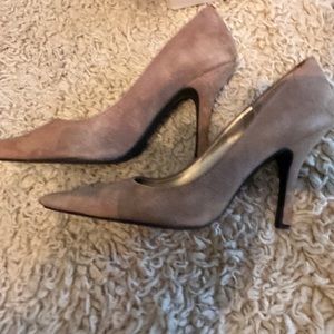 Nine West light tan sweet heels, size 7